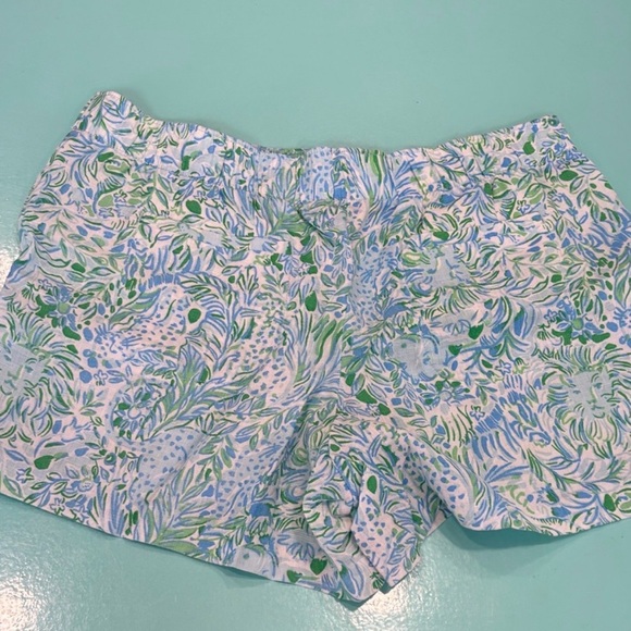 Lilly Pulitzer Lilo Linen Shorts in the Hydra Blue Dandy Lions print - Picture 8 of 8